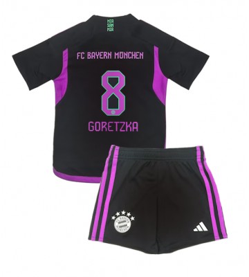 Bayern Munich Leon Goretzka #8 Borta Kläder Barn 2023-24 Kortärmad (+ Korta byxor)